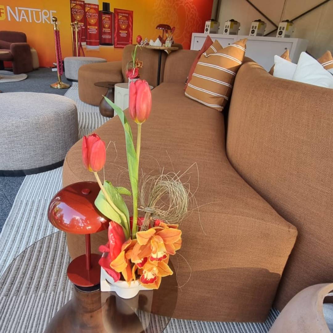 Warm tones and natural energy✨
We brought the @@cremeofnature_sa activation to life at Toad Berry Hall, Muldersdrift - and honestly, the sunset hues, burnt siennas and mustard tones did all the talking 🍂🌅
This one was all about celebrating natural beauty in a space that actually felt it.
#CremeOfNature #ProductActivation #NaturalHair #EventDecor #JohannesburgEvents #AfricanHaircare #SunsetVibes #HairCare #BrandActivation #Muldersdrift #UrbantonicEvents #NaturalBeauty #HairIsEverything
