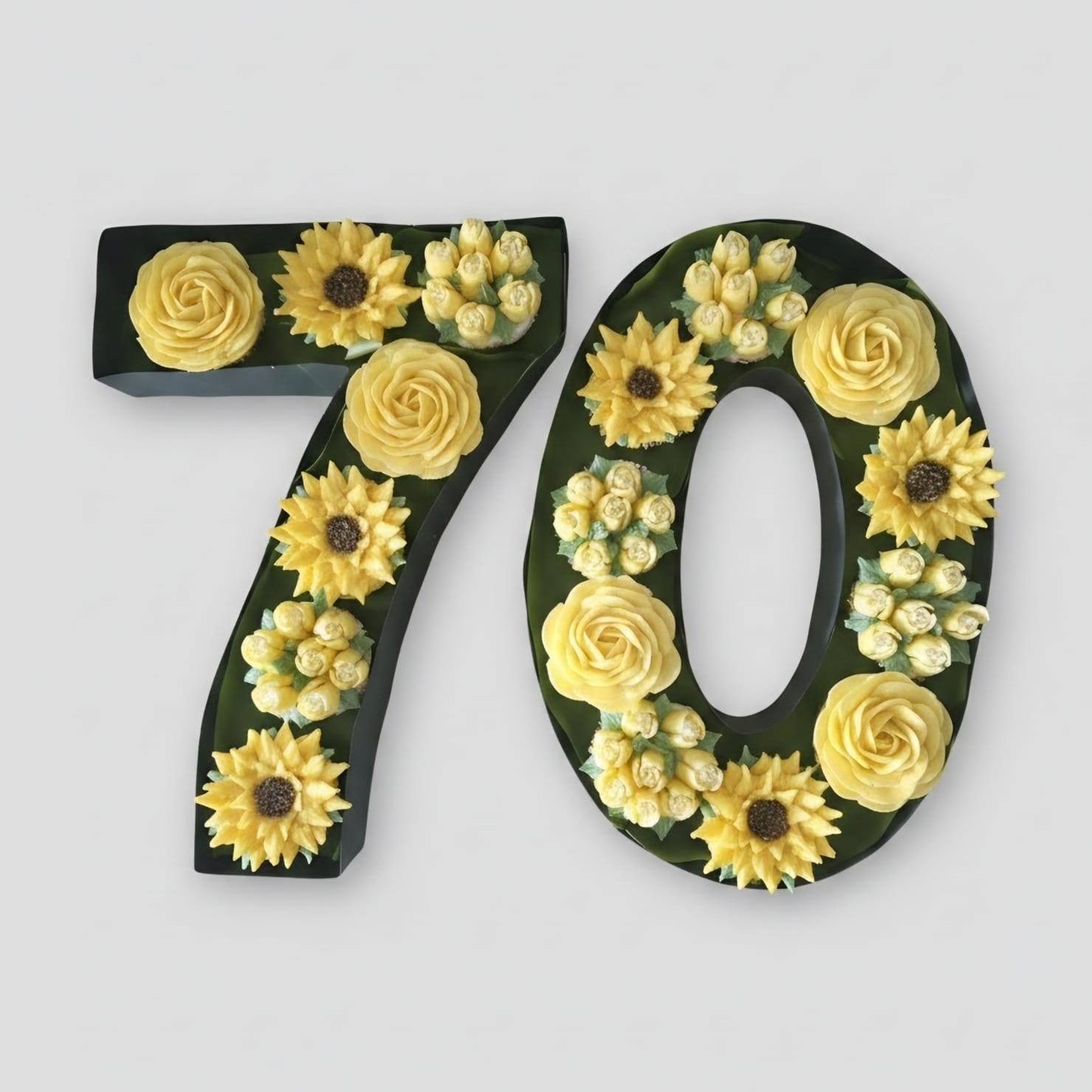 🌻 Sunny, bright and made to celebrate! ☀️💛
This sunflower-themed 70 number box brought all the happy vibes! 🌻🧁
Celebrating a milestone? We’ll customize your numbers and colours to create something special just for you. Perfect for birthdays, anniversaries and any occasion worth celebrating. 🎉
#NumberCupcakes #SunflowerCupcakes #ButtercreamFlowers #TorontoCakes #TheSweetSpotCakes