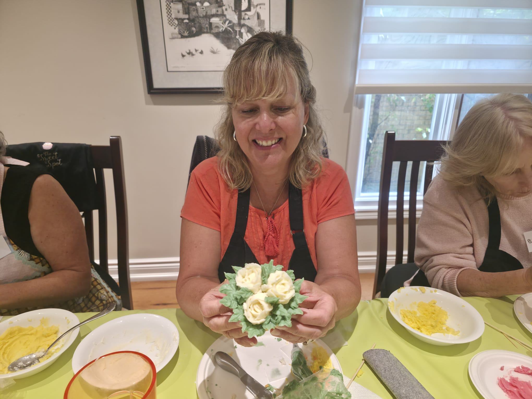 Our Advanced Cupcake Decorating Class was such a fun afternoon! 🌸🧁
There was some serious piping talent on display as everyone learned how to create beautiful lilies, daffodils, daisies and mini roses — all with buttercream! 🌼🌹
So much creativity, lots of laughs, and some gorgeous cupcakes to take home. 💕
✨ Want to learn too? Our next Beginner Cupcake Decorating Class is September 27 in Richmond Hill. Come join us and start your buttercream flower journey! 🧁🌸
#CupcakeDecorating #ButtercreamFlowers #CupcakeClass #RichmondHill #TheSweetSpotCakes