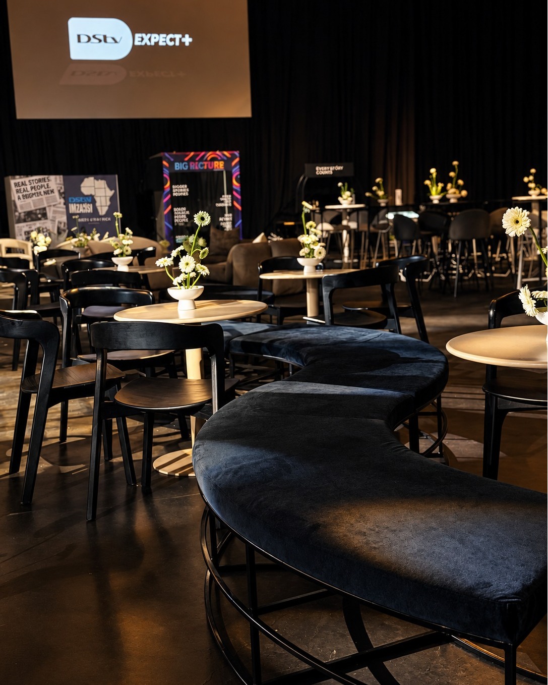 DStv Launch | Urbantonic JHB
A little drama in the décor. Seemed appropriate given the programme. 😉 A pleasure to help set the scene for the DStv launch.
Planning your next event? Let’s give it a setting worth talking about.
Stylist | @kirsty_weyer_
Florals |@shopbotanicus
Wall | @jozi_customs