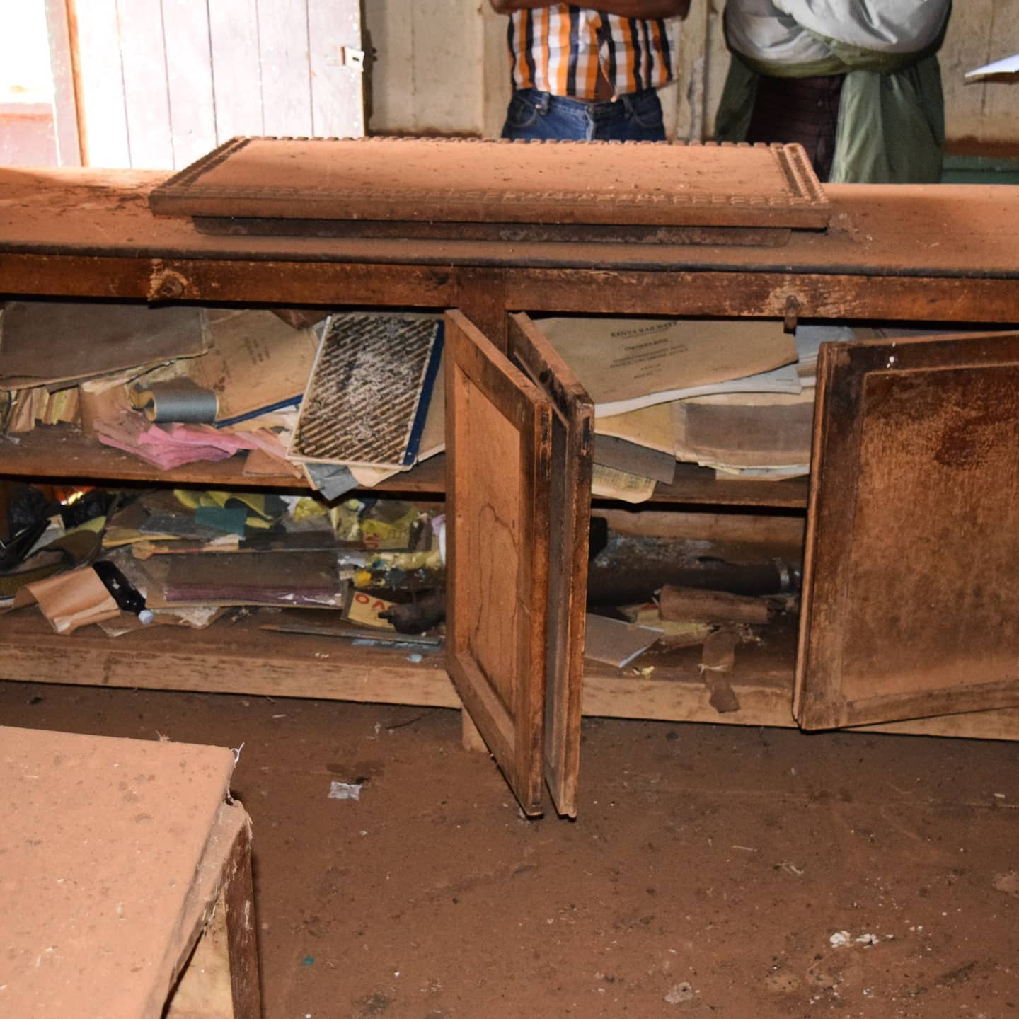 Passenger service timetable and station interior - Kalembwani station.
October 2015.