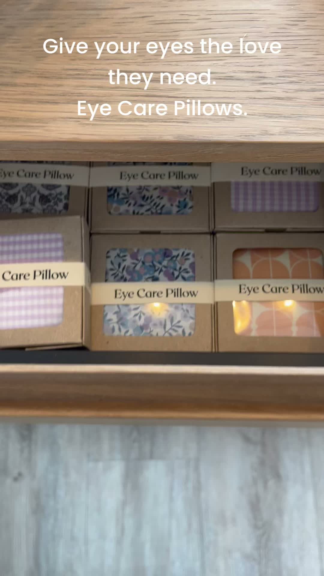Give your eyes the love they need.
The Eye Care Pillow is a soothing heat compress designed to comfort dry, tired eyes and eyestrain.
Gentle • Relaxing • Planet-friendly
