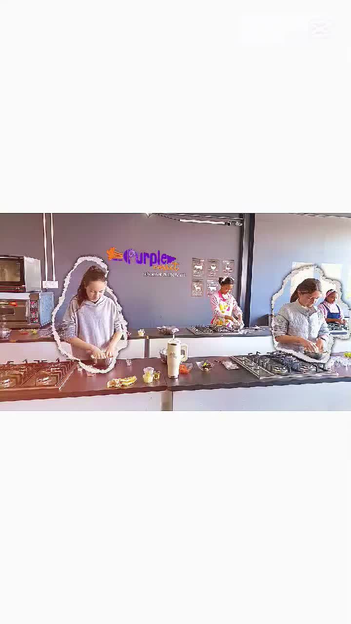 DAY 3 DONE!
What a fun-filled day of burgers, cupcakes and lots of creativity!
Our little chefs worked hard, had loads of fun and made us so proud!
Who knows… we may just be cooking up some future culinary stars!
#HolidayProgramme #LittleChefs #FutureChefs #Day3 #BurgersAndCupcakes #FunInTheKitchen